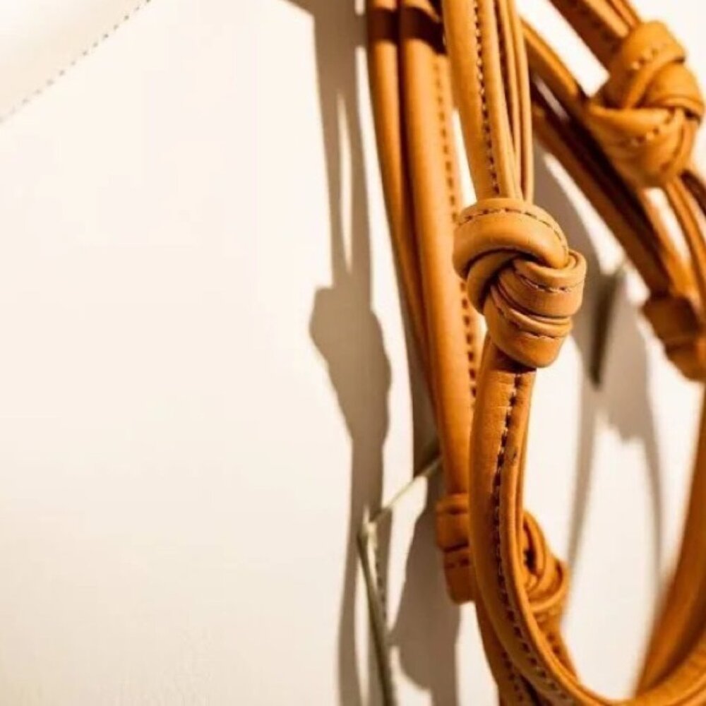 Von Holzhausen The Market Tote in Oat and Caramel - Picture 5 of 13